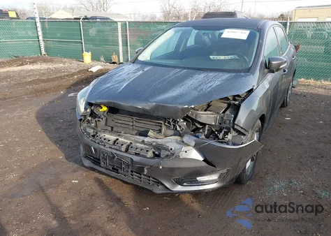 2017 Ford Focus Se z USA, uszkodzony, nr VIN 1FADP3FE5HL230280